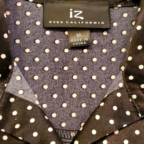 EUC Iz Byer Women's Medium Black & White Polka Dot Button Up Collared Belted Top - Picture 5 of 5